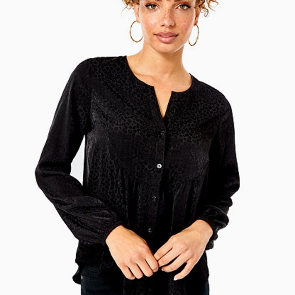 Lilly Pulitzer Tops - NWT Lilly Pulitzer Hensley Top